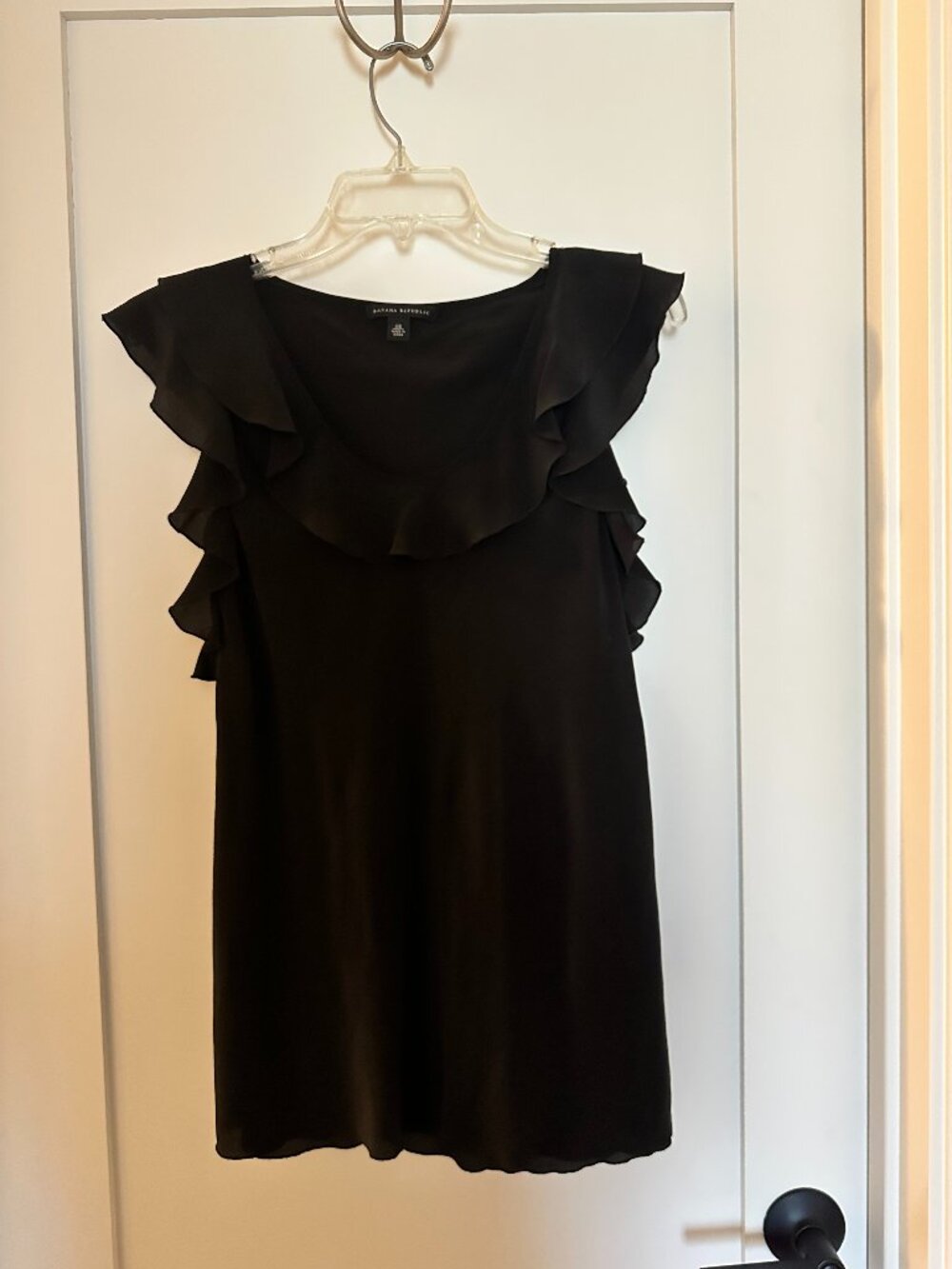 Banana Republic ruffle sleeve top
